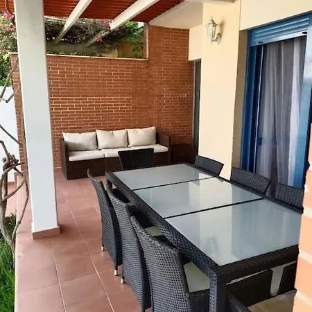Bonito Adosado En Zona Muy Tranquila *